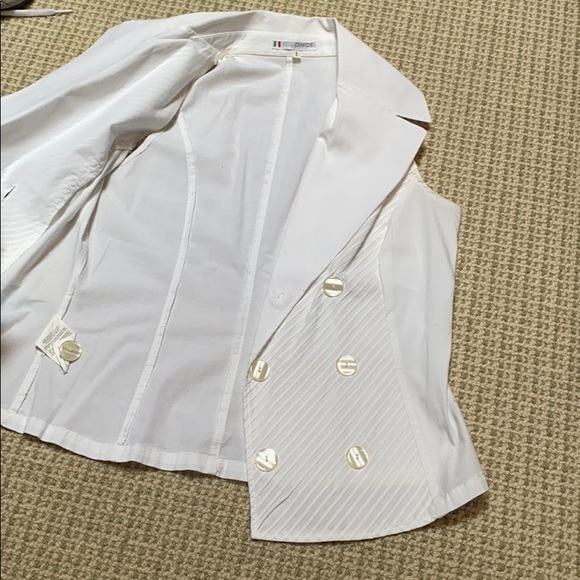 White fashion blouse - Picture 2 of 6